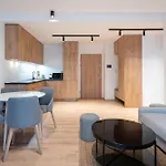 Talberg Sk - Garage Parking - Quiet Place - Brand New - Ξενοδοχείο με διαμερίσματα