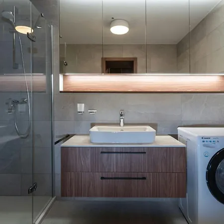 Talberg Sk - Garage Parking - Quiet Place - Brand New - Tale