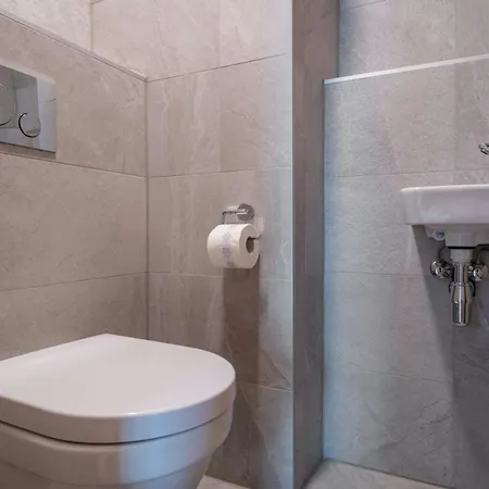Apart-hotel Talberg Sk - Garage Parking - Quiet Place - Brand New - 4*