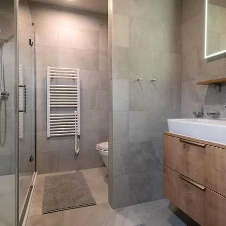 Talberg Sk - Garage Parking - Quiet Place - Brand New -